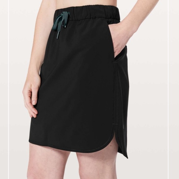 Lululemon on the fly woven skirt - Picture 3 of 8